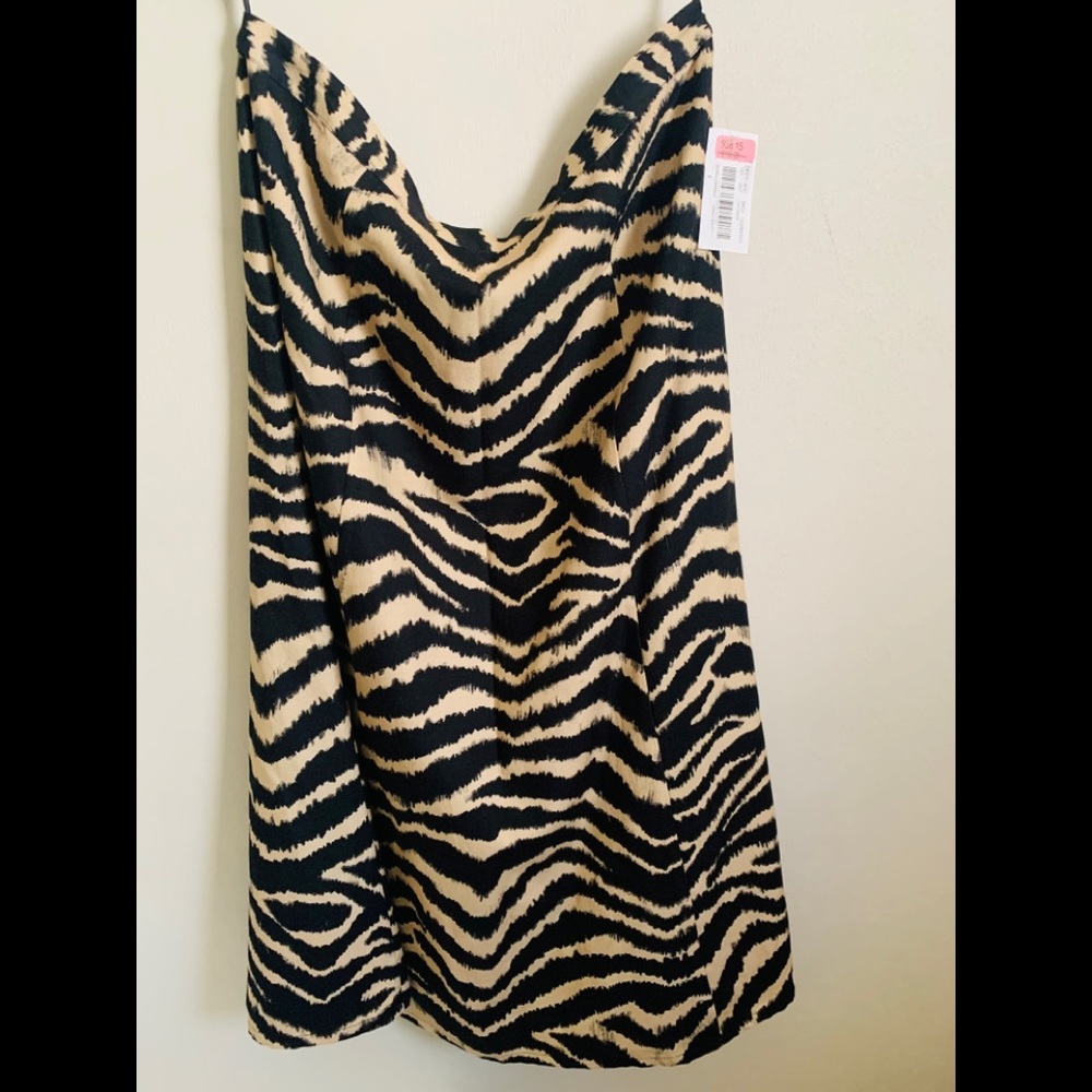 🚨SOLD🚨Tan with black print skirt